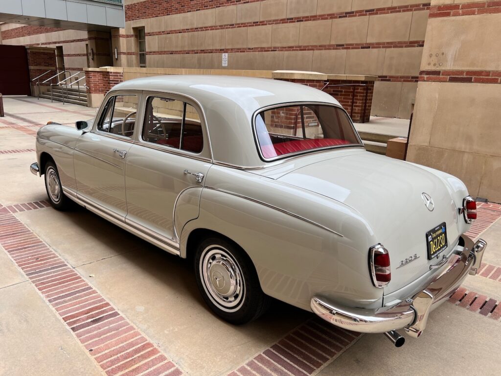 1959 Mercedes 220S Hydrak Ponton