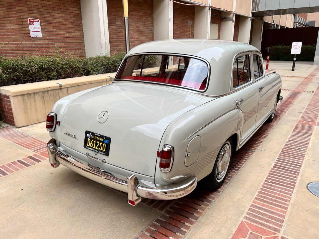 1959 Mercedes 220S Hydrak Ponton