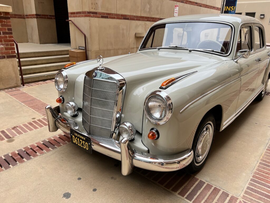 1959 Mercedes 220S Hydrak Ponton